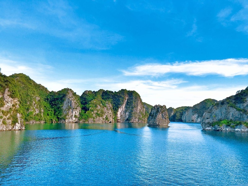 Travel to Ha Long in March